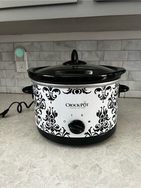 Crock-Pot Black & White Decorative Slow Cooker, Retired Black Damask Pattern
